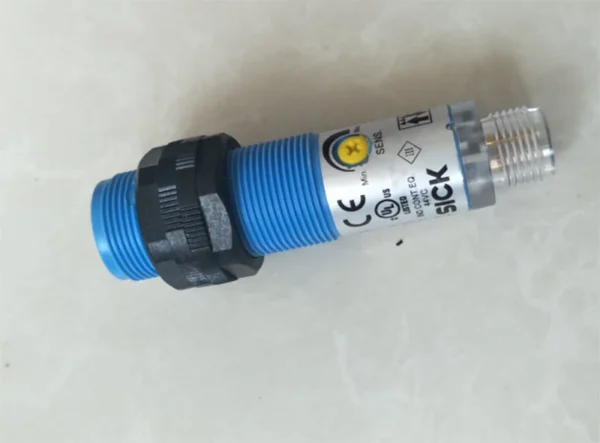 10PC VL180-2P42436 New Origina Sick Photoelectric Sensor 6037496