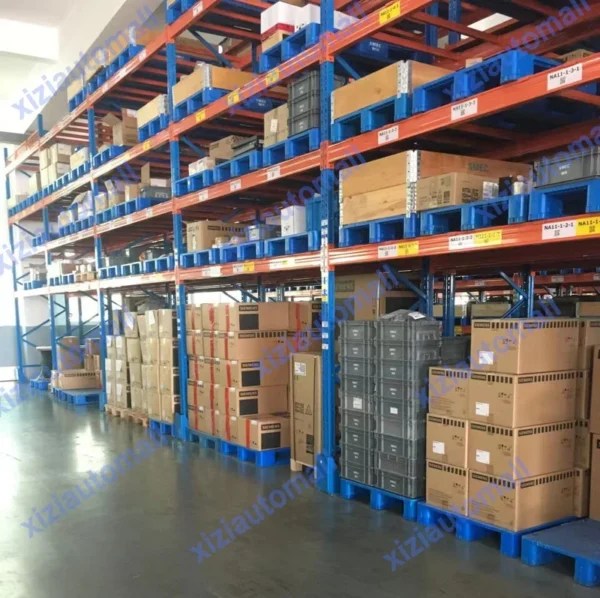 MDSKSBS071-03 New Sealed Lenze Servo Motor Inverter MDSKSBS07103