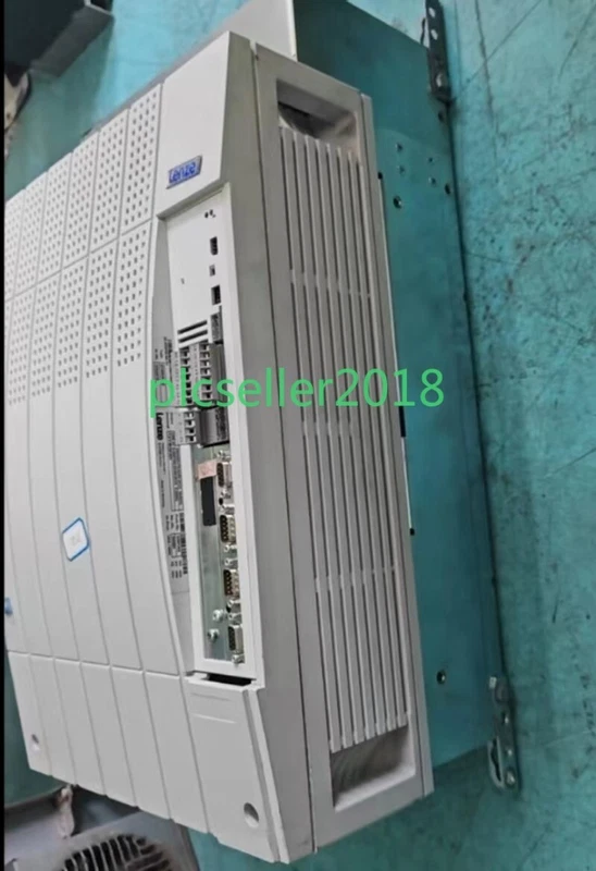 USED EVS9330-ES LENZE SERVO INVERTER # 3 USED EVS9330-ES LENZE SERVO INVERTER #