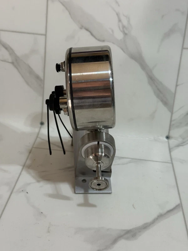 Bronkhorst ES-Flow ES-130I Flow Meter |15 Bar Valve Flow 145 Psi - Used