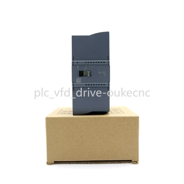 New Siemens 6ES7231-4HD32-0XB0 6ES7 231-4HD32-0XB0 S7-1200 Analog Input Module