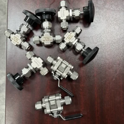 38 Swaglok Valves *New Never Used* 2 Ball Valves. 5 Needle Valves