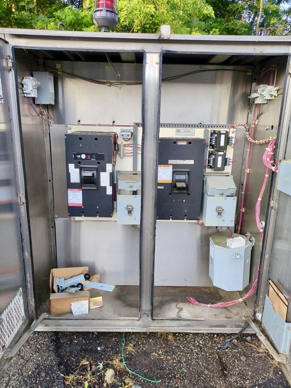 Outdoor Stainless Steel Electrical Panel With (2) 3000 Amp Circuit Breakers USED 1 Outdoor Stainless Steel Electrical Panel With (2) 3000 Amp Circuit Breakers USED