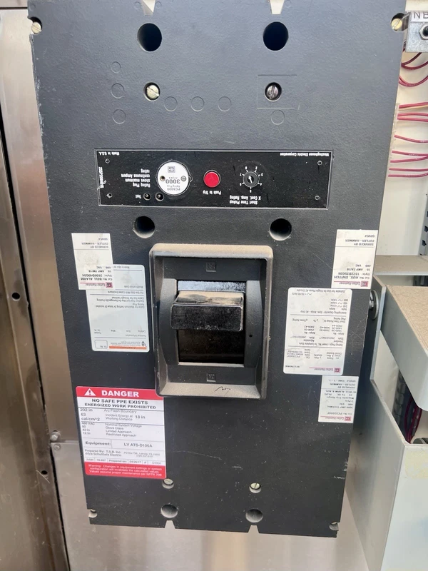 Outdoor Stainless Steel Electrical Panel With (2) 3000 Amp Circuit Breakers USED 4 Outdoor Stainless Steel Electrical Panel With (2) 3000 Amp Circuit Breakers USED