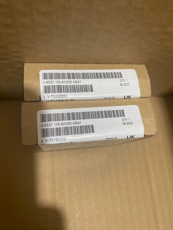 SIEMENS 6ES7135-6HD00-0BA1 PLC Module